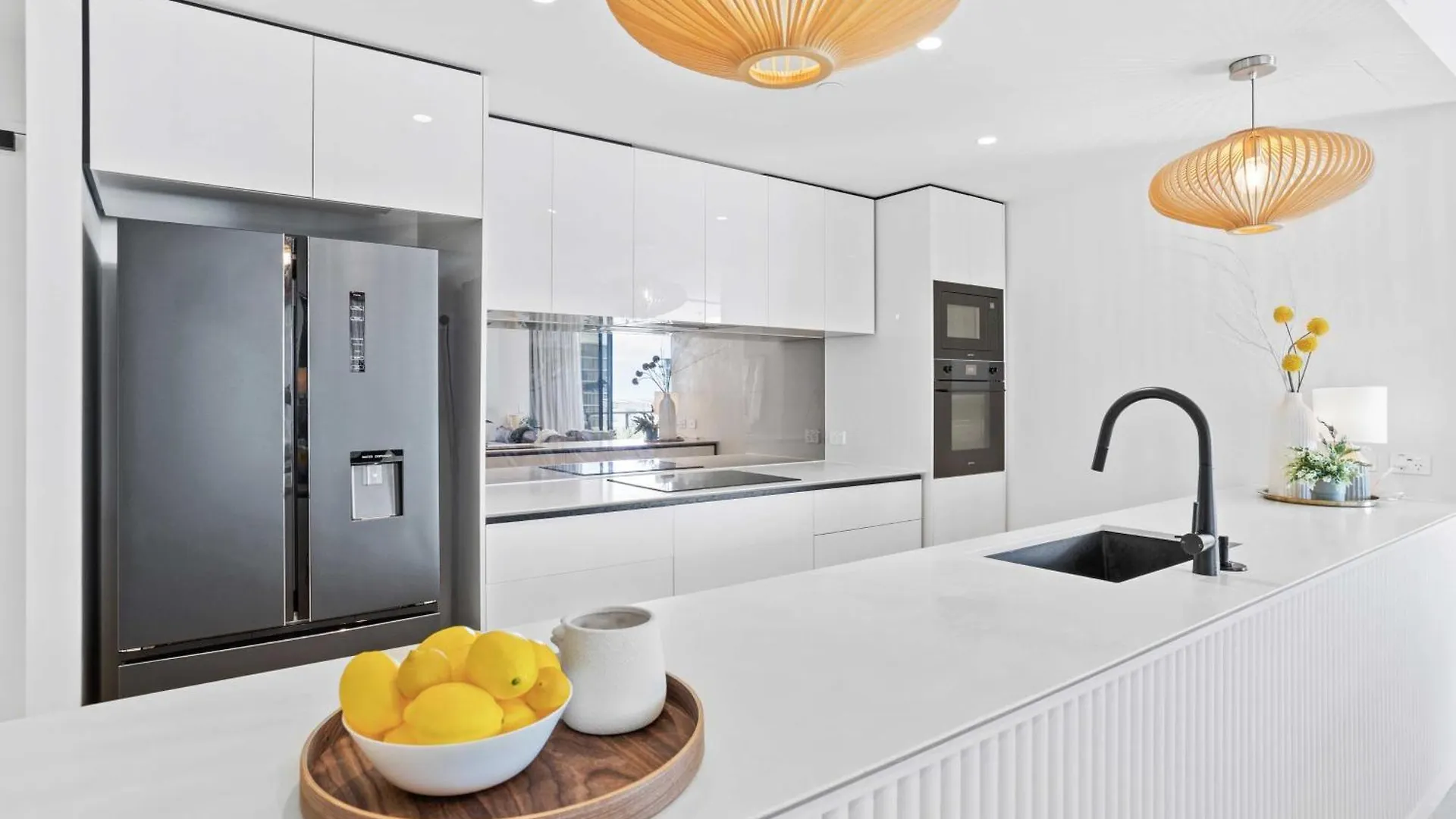 Luxe Oceanview Apartment In Palm Beach Gold Coast